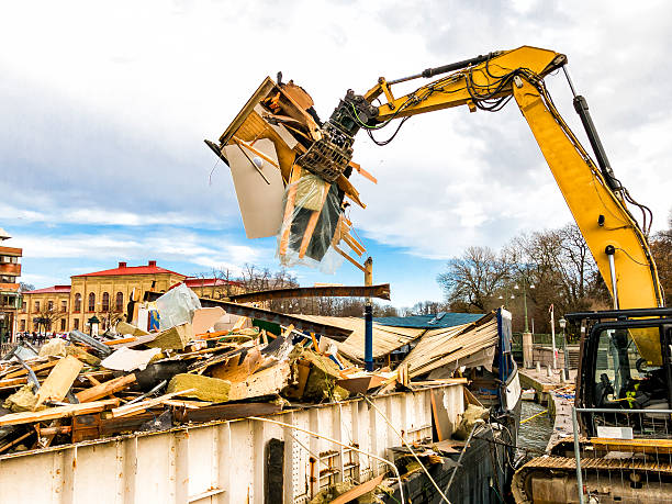 Best Construction Debris Removal  in Lynnville, IN